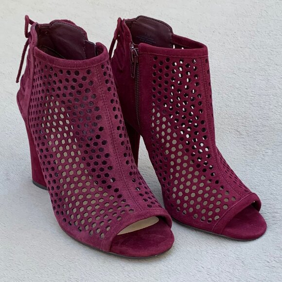 Gianni Bini Perforated Burgundy Suede Peep Toe Booties Sz 7.5 - Picture 3 of 15